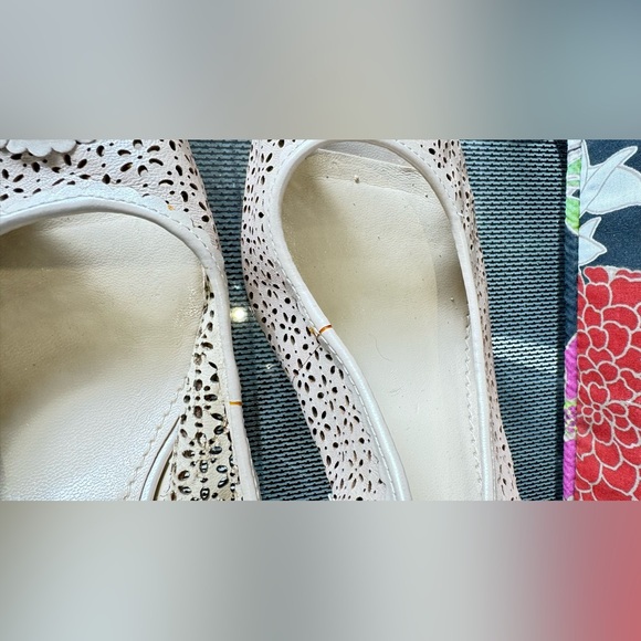 Anne Klein Cream Sling Back Peep-Toe Pumps size 6 - Picture 10 of 10